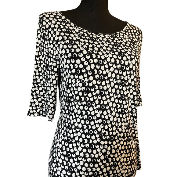 APT.9 Essentials black and white 1/2 sleeve asymmetrical hem stretch print top - Picture 2 of 8